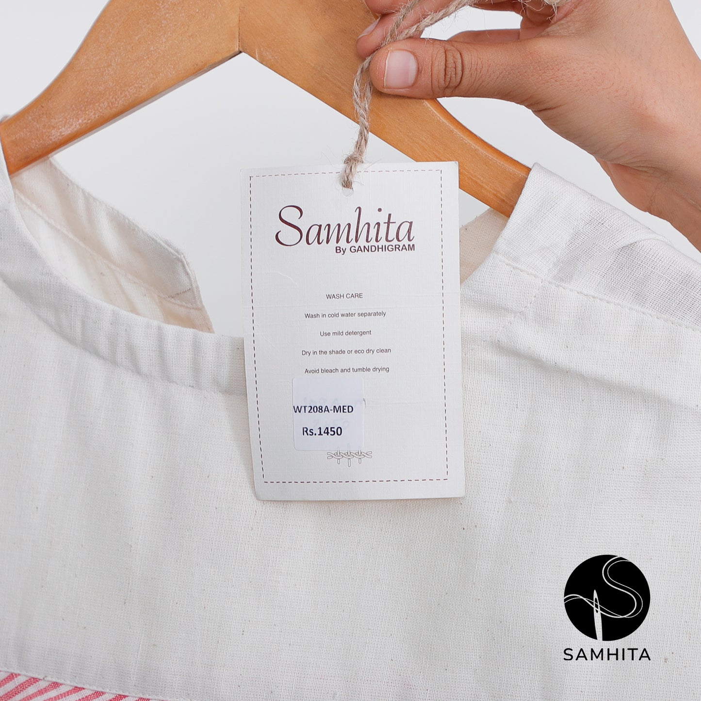 Kora top with cap sleeves and contrast detail in the center(WT208A)