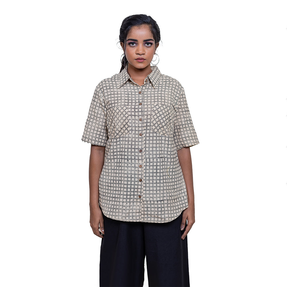 
                  
                    BEIGE AND BLACK BLOCK PRINTED SHIRT WITH POCKETS AND WOOD BUTTONS
                  
                