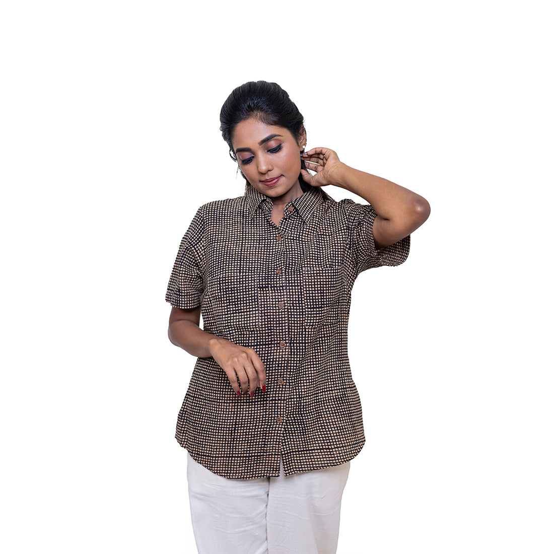 
                  
                    BEIGE BLOCK PRINTED SHIRT WITH POCKETS AND WOOD BUTTONS
                  
                