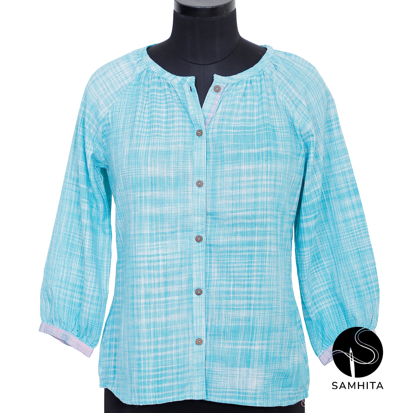 
                  
                    Blue space-dyed short top with a gathered collar and button-down design (WT201B)
                  
                